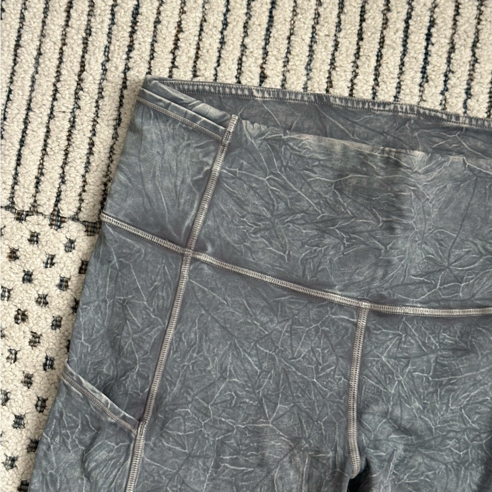 Lululemon Fast and Free Short 10" *Ice Dye in Ice Wash Asphalt Grey - Picture 6 of 9